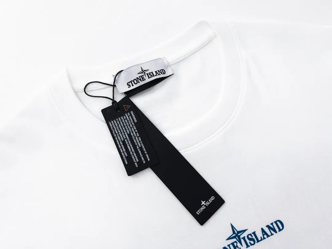 W629#P110💰 [Stone lsland/Stone Island summer new short-sleeved T-shirt with broken printed pattern on the chest] ⚠️[Original creation with high control of details] - Made of 260g combed cotton 32-count double yarn, soft and comfortable to the touch, sweat-absorbent and breathable. - Simple basic and versatile style, original quality, the first choice for couples. - Made in a large factory, four needles and five threads on the shoulder, neatly arranged, high quality workmanship. - Same style for men and women. Very versatile, one piece for everyone, details are clearly visible. Color: Black White Size: M L